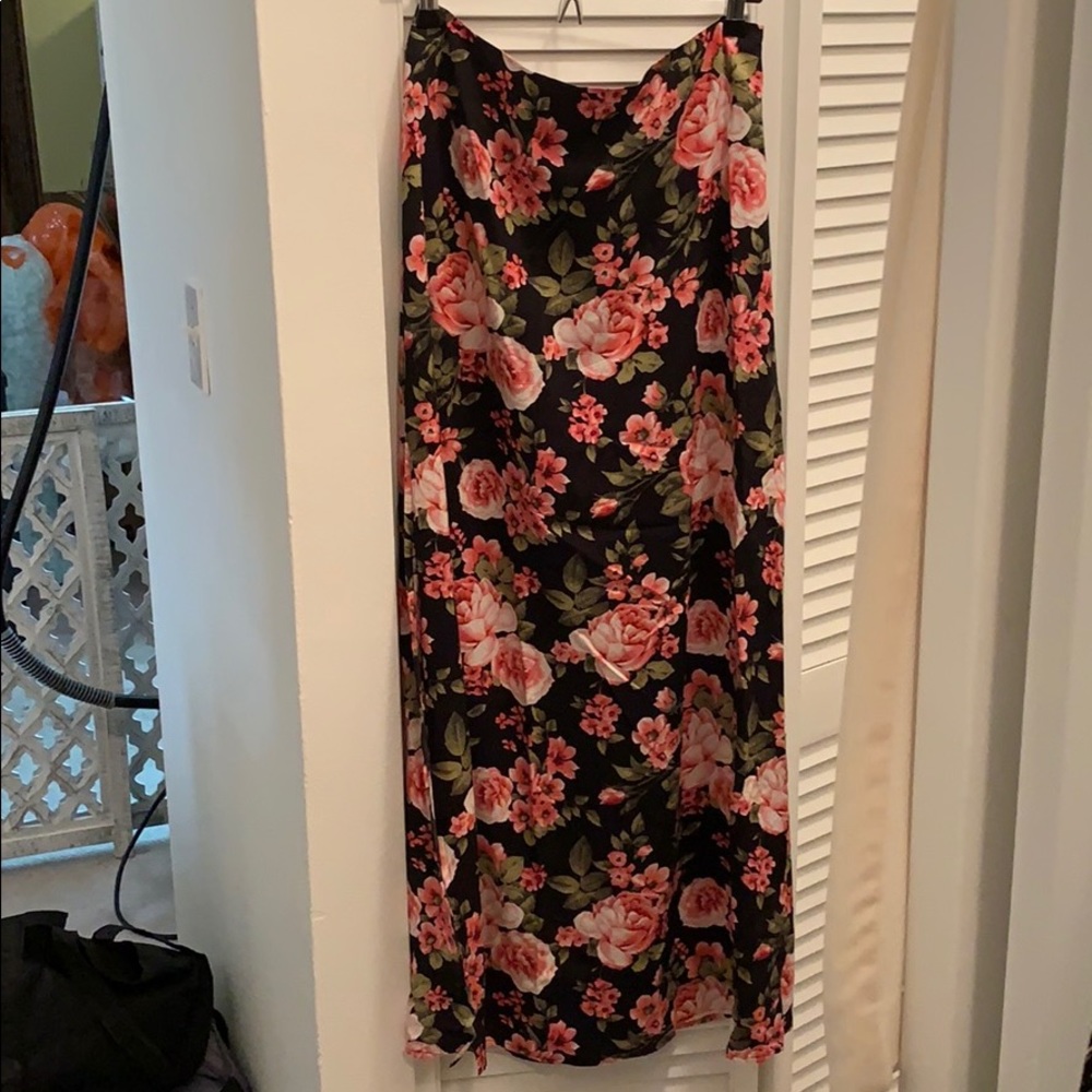 Floral print maxi skirt